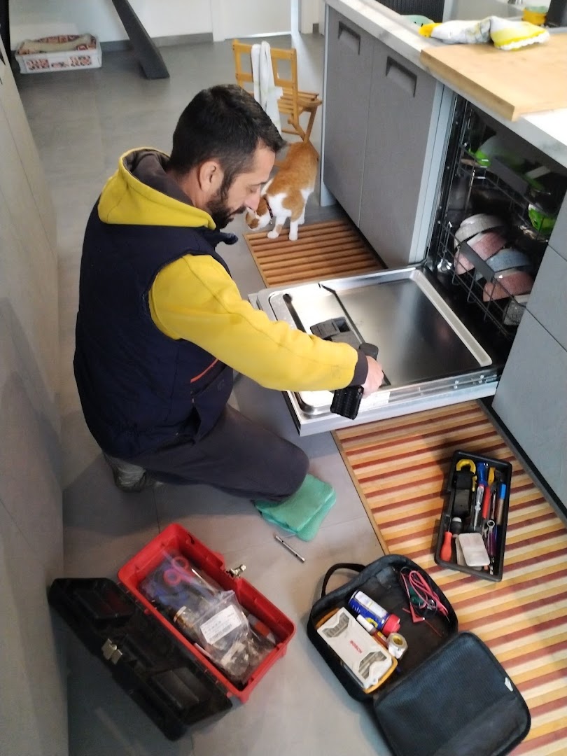 Roberto tecnico riparazioni e installazioni elettrodomestici · Foto 6