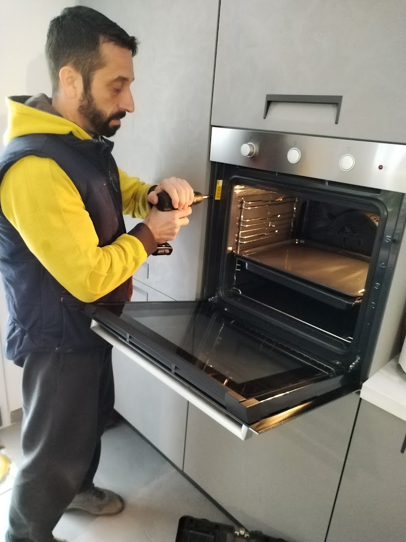 Roberto tecnico riparazioni e installazioni elettrodomestici · Foto 2